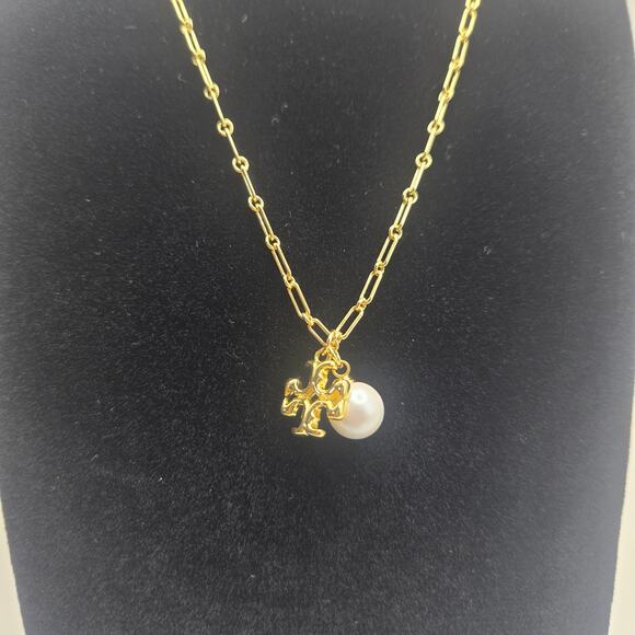 NEW Tory Burch Pearl Logo Charm Pendant Gold Necklace Gift Classic Elegance NWT - Picture 1 of 5